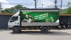 Quang cao Milo tren xe tai 1