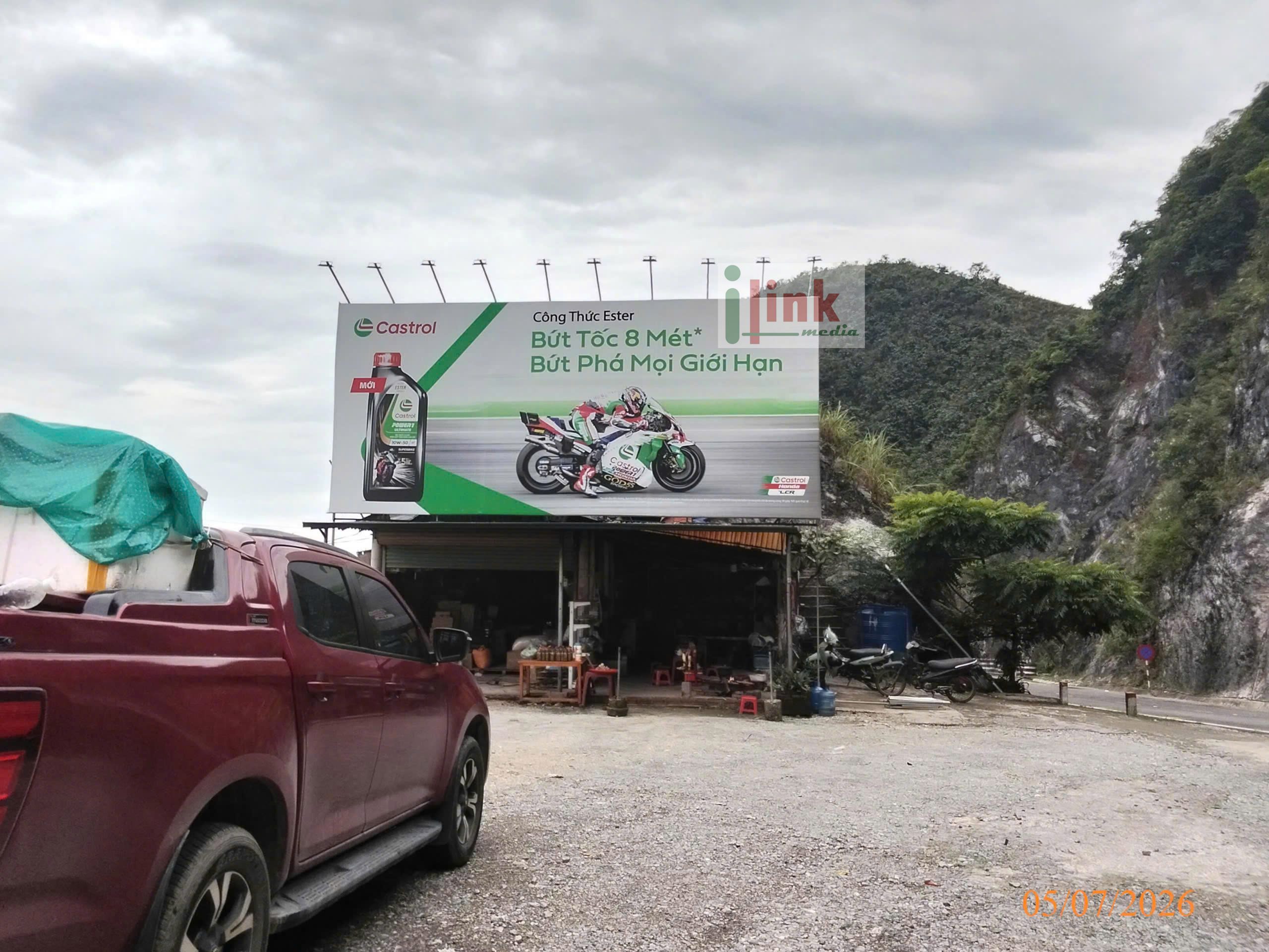 Billboard ốp tường